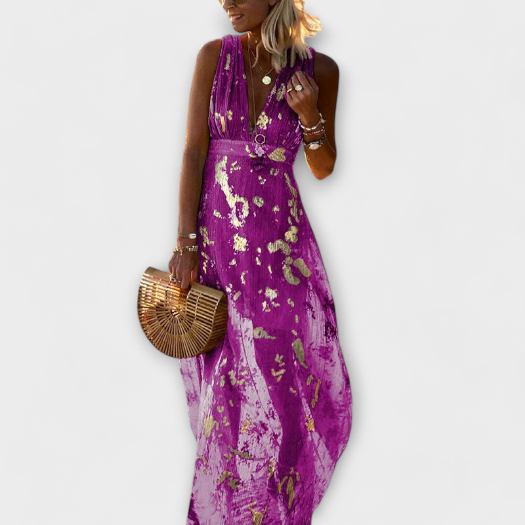 Elegáns ruha V-nyakkivágással és flitteres részletekkel