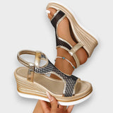 Léa | Elegáns ortopéd slip-on szandál nőknek, wedge sarokkal