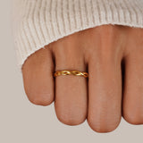 Infinity 18K Arany Csavar Gyűrű